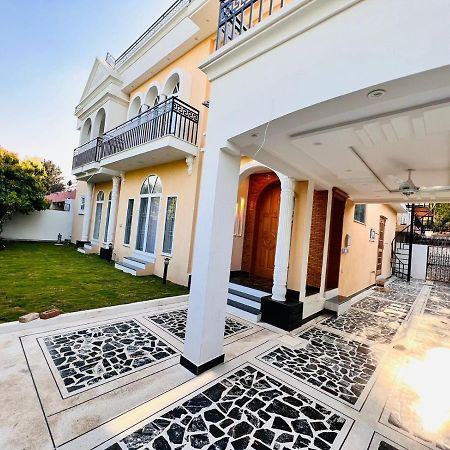 Pak Capital Guest House Исламабад Екстериор снимка